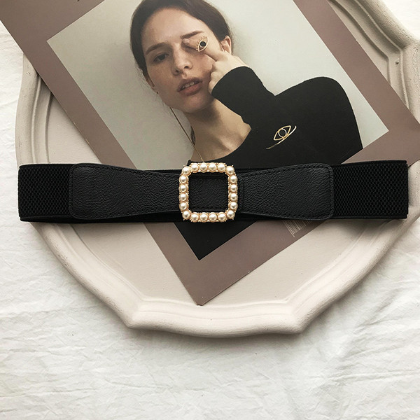 Női rugalmas öv fém csattal és gyöngyökkel