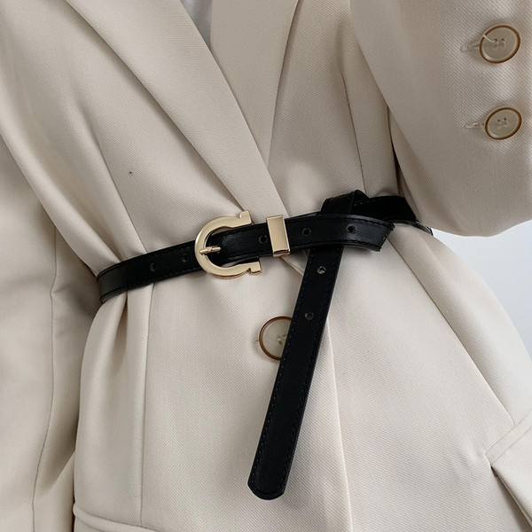 Moodne naiste ökonahast vöö metallelemendiga