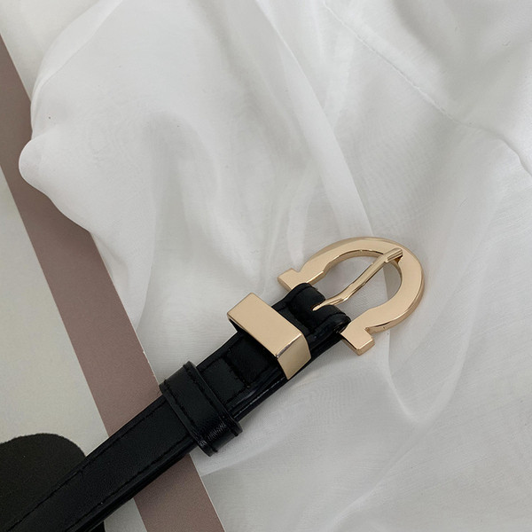 Moodne naiste ökonahast vöö metallelemendiga