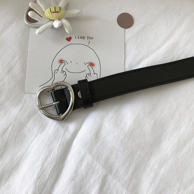 Női bőr öv fém szívvel