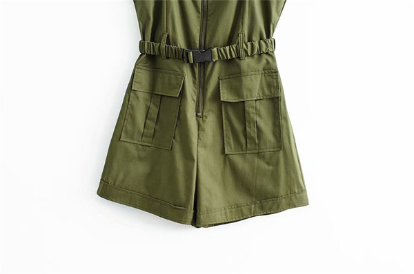 Moderan ženski kombinezon s remenom i tankim naramenicama u zelenoj boji