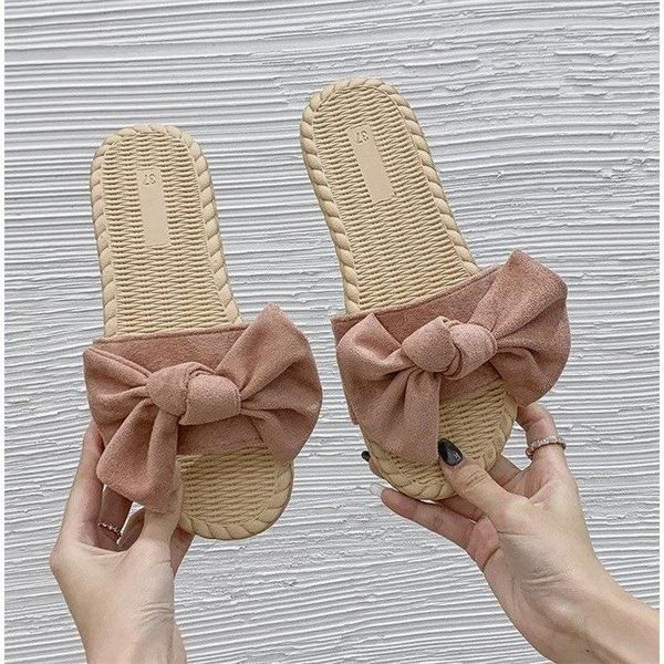 Hétköznapi női papucs szalaggal, lapos talppal, három színben