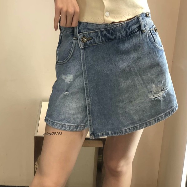 Moderna ženska suknja-hlače s transferom