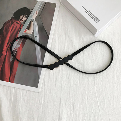 Plonas moteriškas odinis diržas, tinkantis prie juosmens