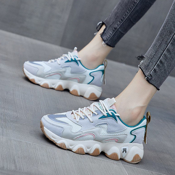 Naiste vabaaja tossud tekstiilist valge ja beeži paeltega