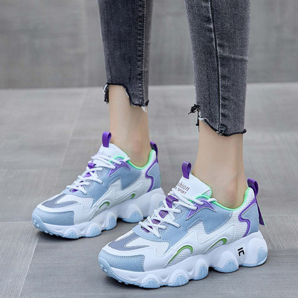 Naiste vabaaja tossud tekstiilist valge ja beeži paeltega