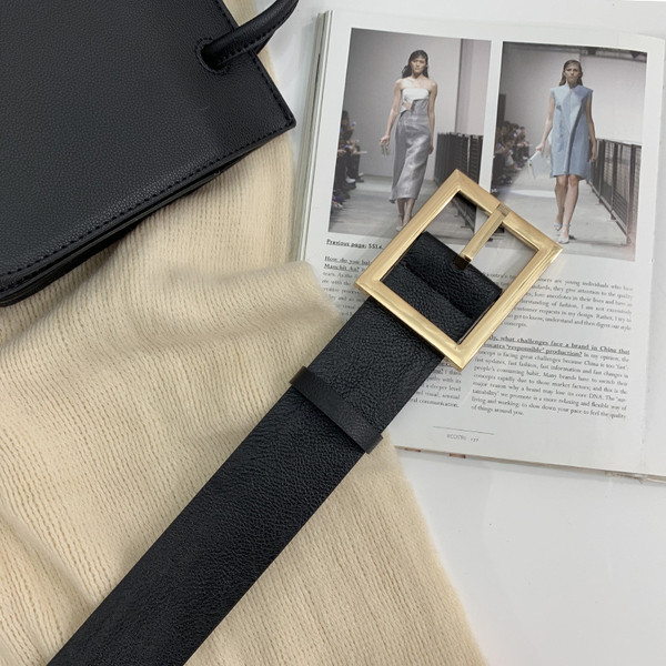 Széles női öv fém csattal