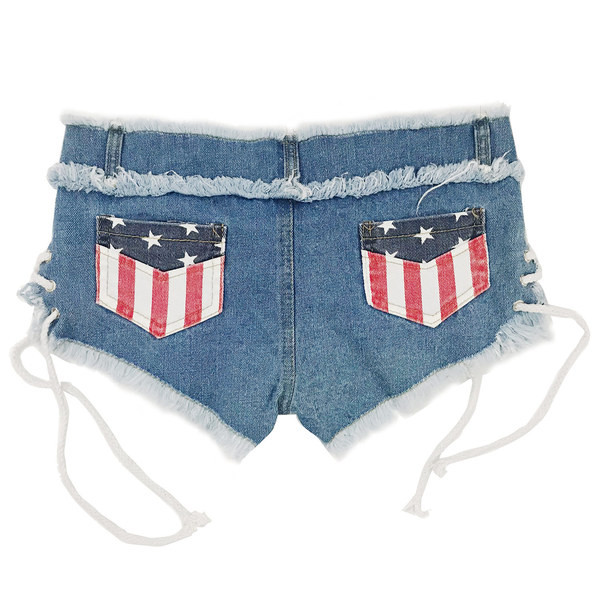 Lezser női rövidnadrág szakadt motívummal és zsebekkel