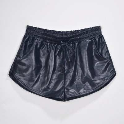 Alkalmi női rövidnadrág fényes hatással, zsebekkel