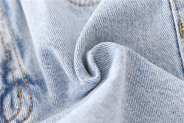 Női alkalmi farmer, szakadt motívumokkal