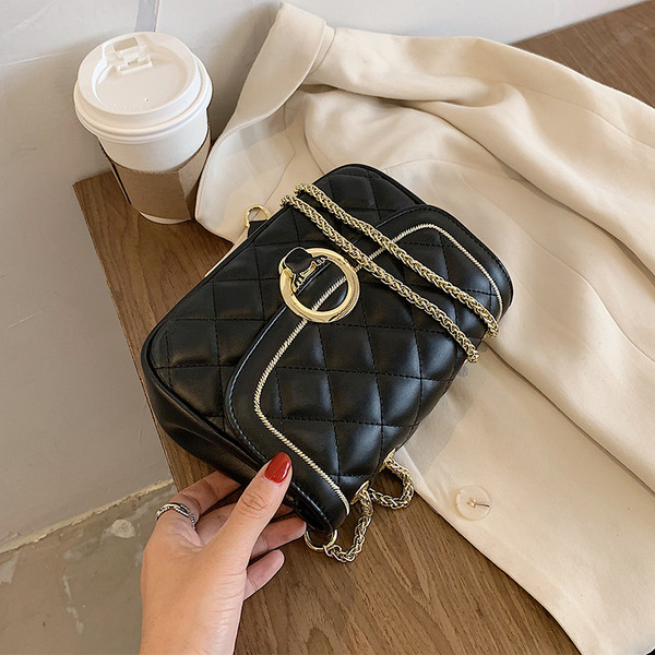 Moodne metallist kinnitusega naiste kott - ökonahk