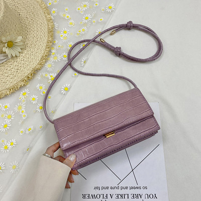 Γυναικεία έκο δερμάτινη τσάντα με μακριά λαβή και μεταλλική στερέωση