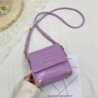 Modern női bőrtáska hosszú füllel, többféle színben