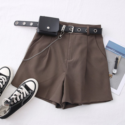 Női rövidnadrág - övvel és magas derékkal