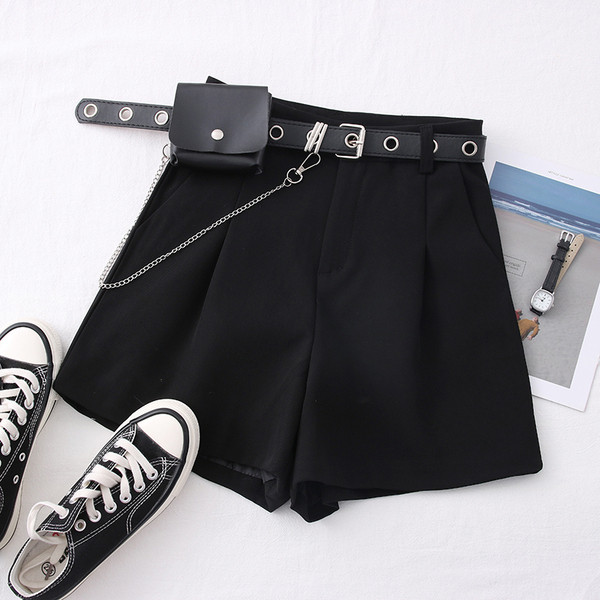 Női rövidnadrág - övvel és magas derékkal