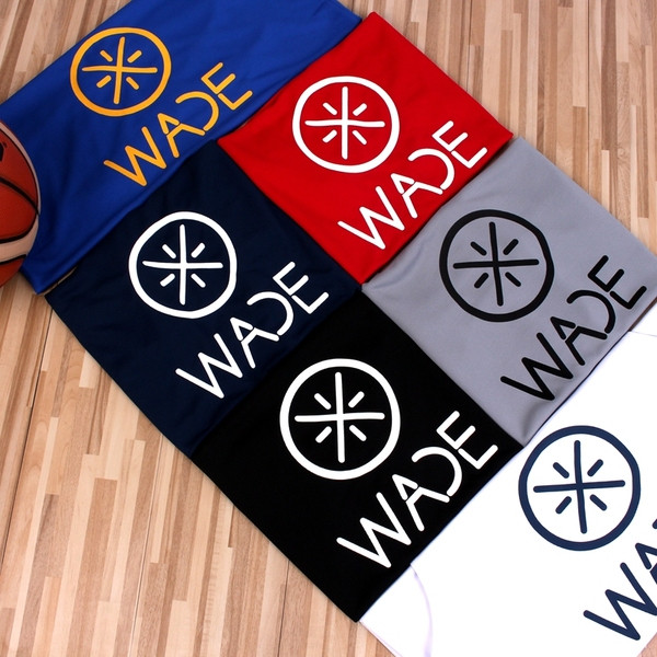 Férfi sportruházat két részből álló felső + kosárlabdához alkalmas rövidnadrág