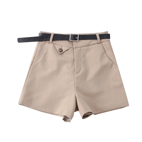 Modern női rövidnadrág - övvel és zsebekkel