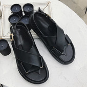 Alkalmi szandál csattal, fekete színben