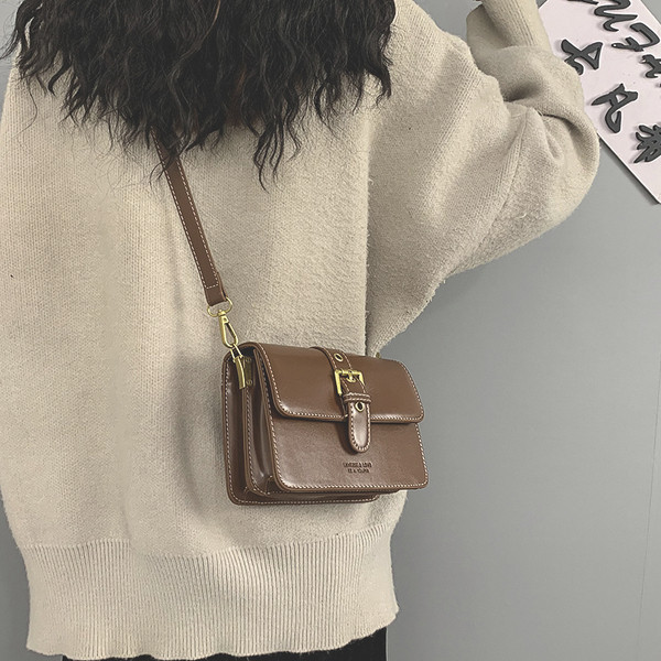 Γυναικεία έκο δερμάτινη τσάντα με μακριά λαβή σε διάφορα χρώματα