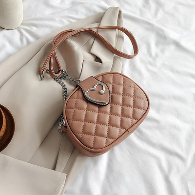 Κομψή γυναικεία έκο δερμάτινη τσάντα με μακριά αλυσίδα