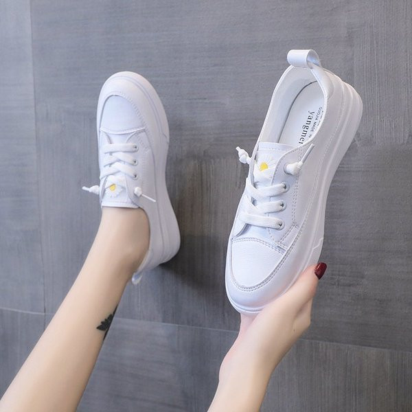 Γυναικεία casual αθλητικά παπούτσια με επίπεδη σόλα από οικολογικό δέρμα σε δύο χρώματα