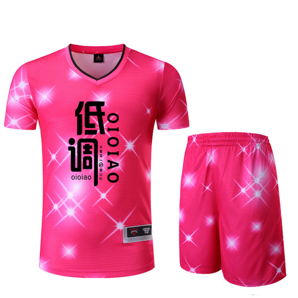 Krepšinio komanda - marškinėliai ir šortai iš greitai džiūstančio audinio