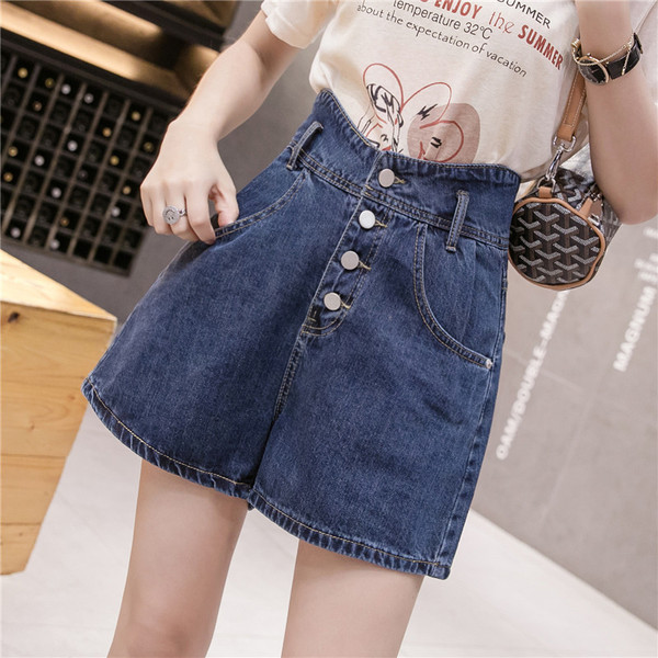 Új rövidnadrágmodell - magas derék