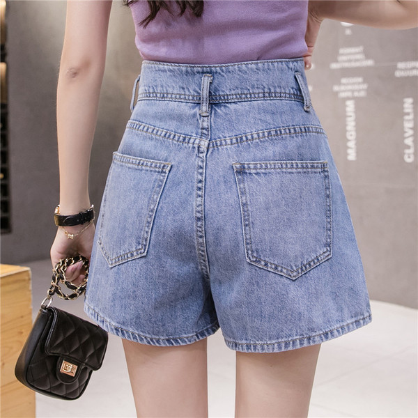 Új rövidnadrágmodell - magas derék