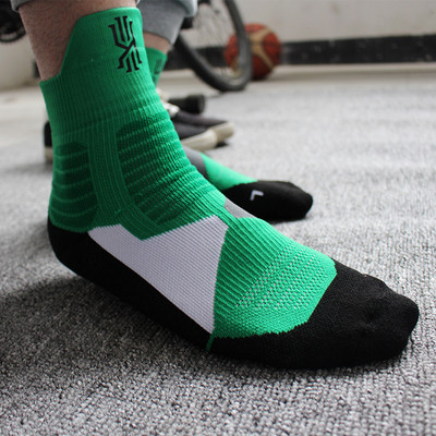 Vyriškos sportinės kojinės, tinkamos žaisti krepšinį