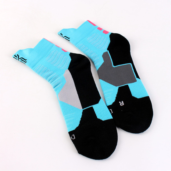 Vyriškos sportinės kojinės, tinkamos žaisti krepšinį