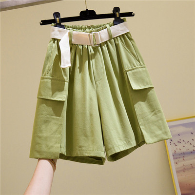 Női alkalmi rövidnadrág övvel és magas derékkal