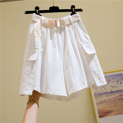 Női alkalmi rövidnadrág övvel és magas derékkal