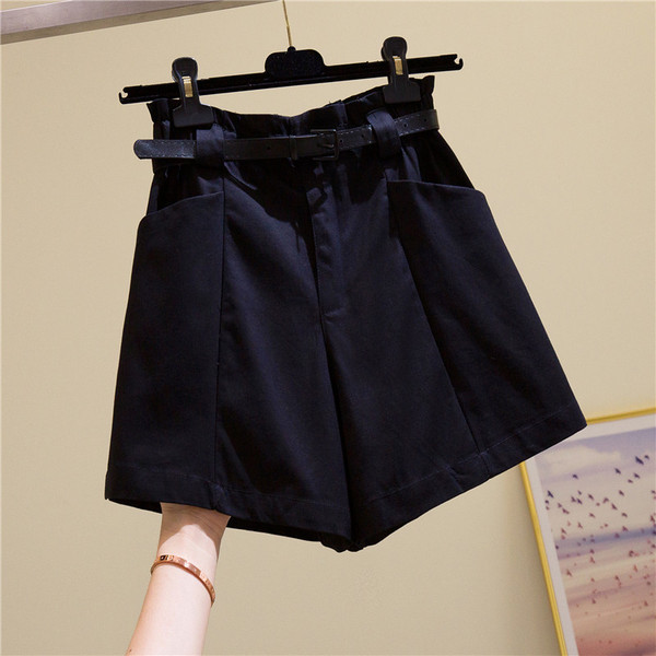 Női rövidnadrág övvel, magas derékkal és négy színben