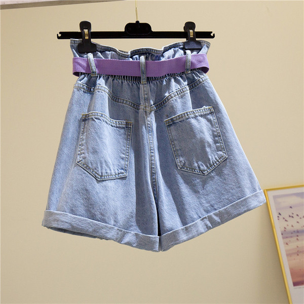 Ženske kratke traperice s remenom i visokim strukom