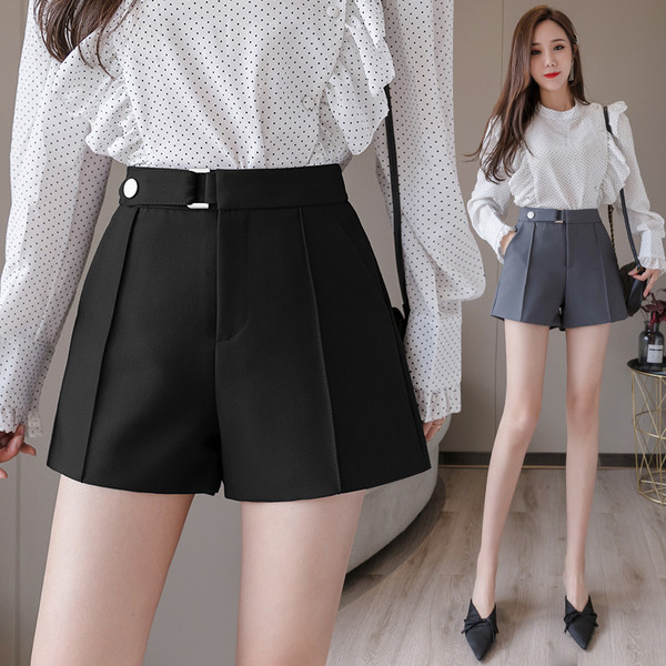 Női rövidnadrág zsebekkel -A vonalú