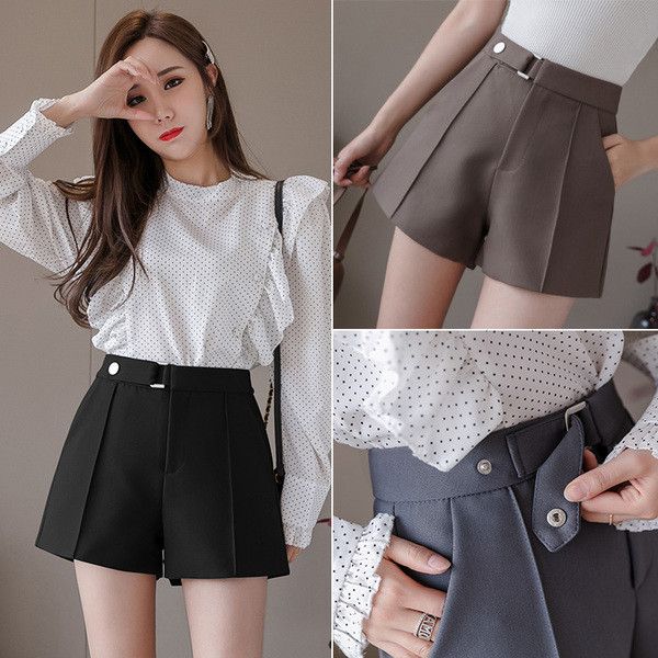 Női rövidnadrág zsebekkel -A vonalú