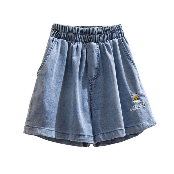 Rövidnadrág elasztikus derékkal és hímzéssel