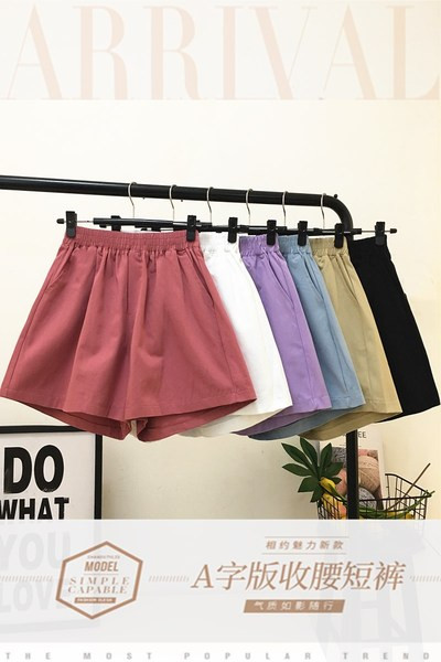 Női alkalmi rövidnadrág elasztikus derékkal, különböző színekben