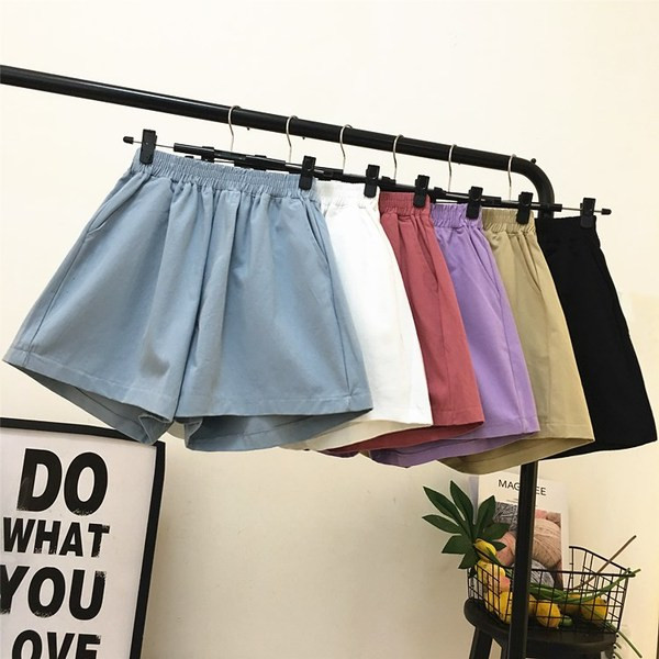 Női alkalmi rövidnadrág elasztikus derékkal, különböző színekben
