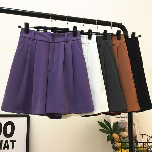 Alkalmi rövidnadrág magas derékkal és zsebekkel, különböző színekben