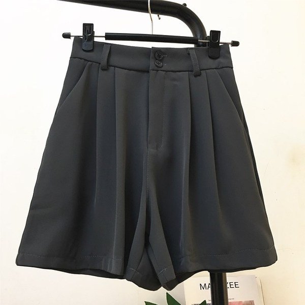 Alkalmi rövidnadrág magas derékkal és zsebekkel, különböző színekben