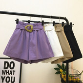 Alkalmi női rövidnadrág övvel, négy színben