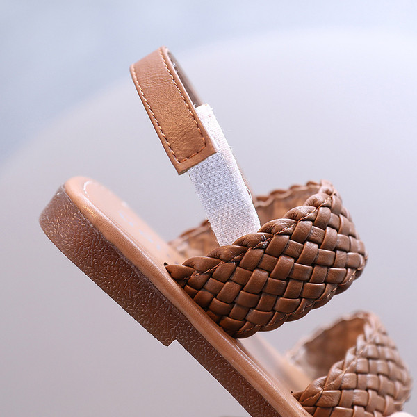 Moderne dječje sandale sa naljepnicama za djevojčice