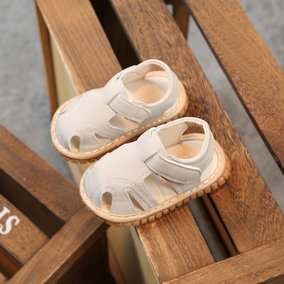 Alkalmi gyerekszandál sima modell matricákkal