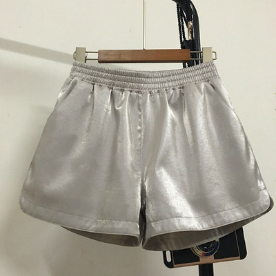 Női rövidnadrág elasztikus derékkal, különböző színekben