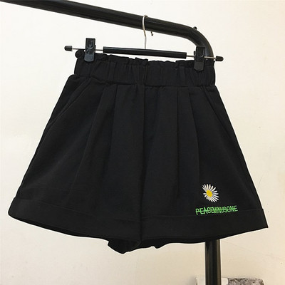 Γυναικεία σορτς με ελαστική μέση και κέντημα