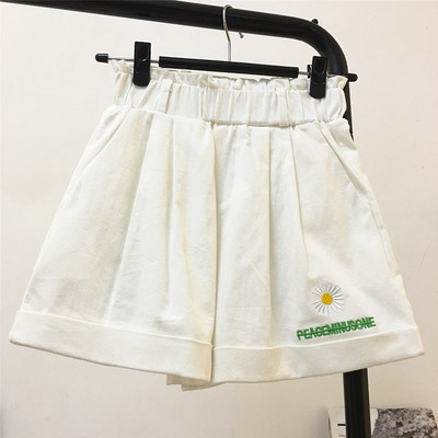 Γυναικεία σορτς με ελαστική μέση και κέντημα