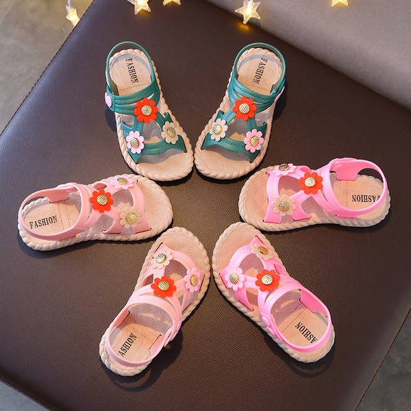 Vaikiškos basutės su 3D gėlių elementu ir sagomis