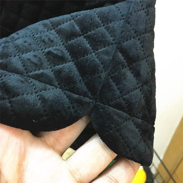 Ženske ležerne kratke hlače s elastičnim strukom u crnoj boji