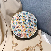 Új modell kis női táska fém lánccal, kerek formában